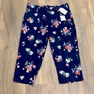 St. John’s Bay NWT size 10 mid-rise capri